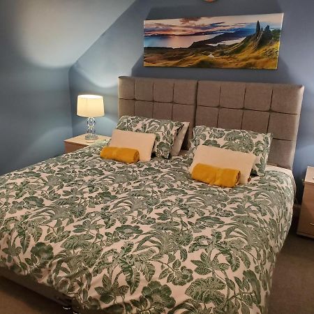 Carvetii - Mayhaven House - Tranquil Cul-De-Sac - 2 Bedrooms, Sleeps 4 Guests Dunfermline Extérieur photo