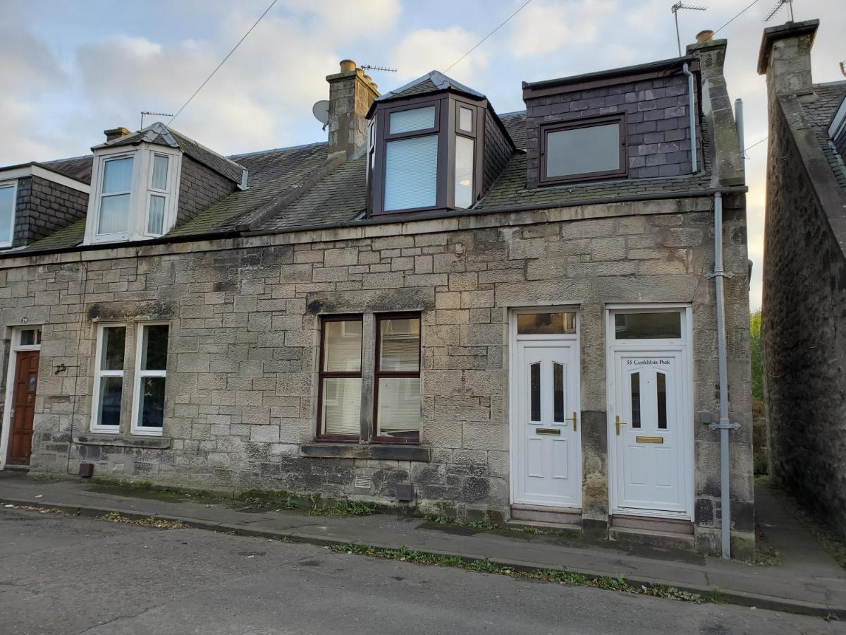 Carvetii - Mayhaven House - Tranquil Cul-De-Sac - 2 Bedrooms, Sleeps 4 Guests Dunfermline Extérieur photo