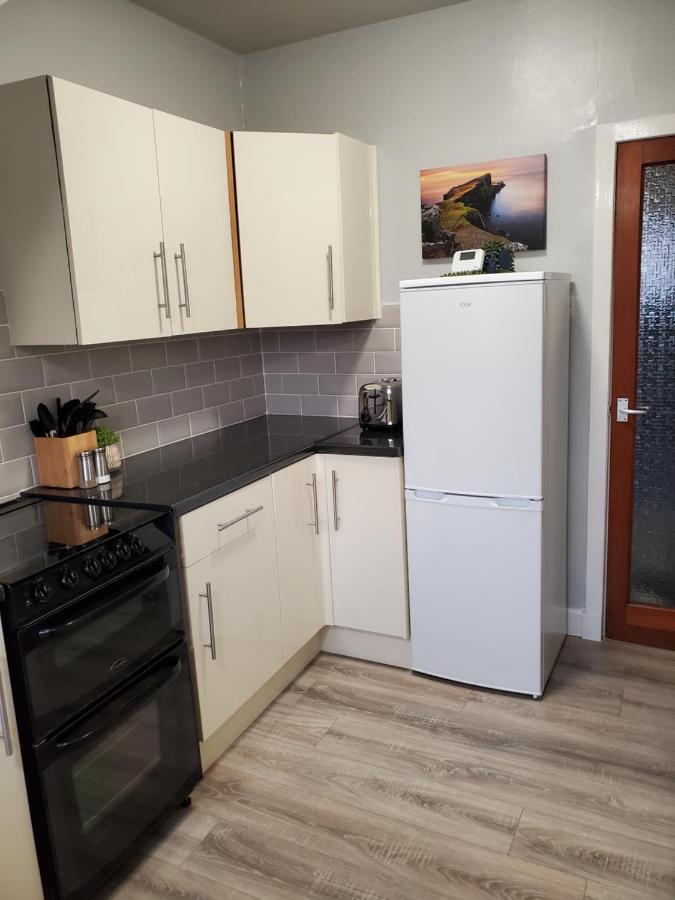 Carvetii - Mayhaven House - Tranquil Cul-De-Sac - 2 Bedrooms, Sleeps 4 Guests Dunfermline Extérieur photo
