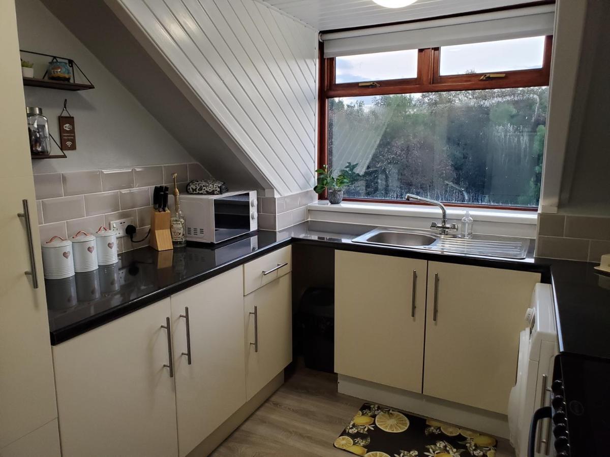 Carvetii - Mayhaven House - Tranquil Cul-De-Sac - 2 Bedrooms, Sleeps 4 Guests Dunfermline Extérieur photo