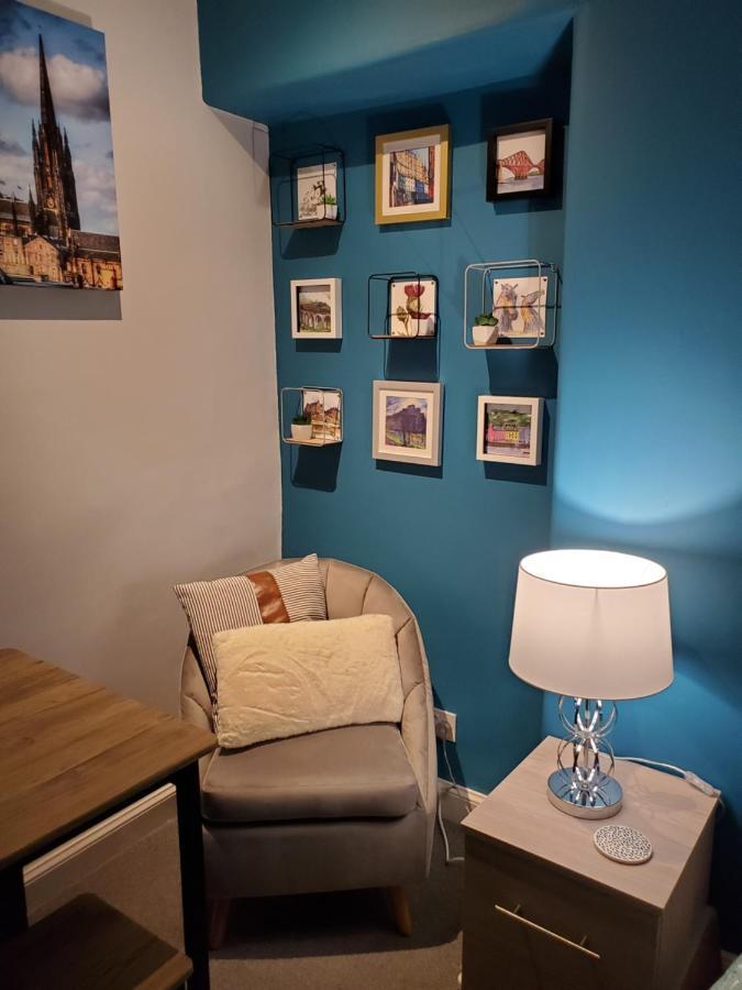 Carvetii - Mayhaven House - Tranquil Cul-De-Sac - 2 Bedrooms, Sleeps 4 Guests Dunfermline Extérieur photo
